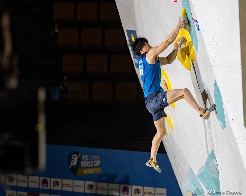 藤井快さんのインスタグラム写真 - (藤井快Instagram)「First World Cup of this season was 4th place in the final.  Up until now, I had a lot of weakness in the finals, and I was prepared to end up in 0ZONE, but I was able to realize that I was gradually becoming able to deal with them! Next time I'll shout at the TOP!  But I wanna climb with more hold.😅  ワールドカップ初戦は4位！ ハードな準決勝から引き継ぎ、ハードな決勝。僕にとって苦手なスイングやプッシュやスラブ、コーディネーションができるようになっているんではないかと実感できた大会となったかな😊 でももう少し保持がしたいぜ！！  たくさんの声援、応援ありがとうございました。 自国でのメダルには届きませんでしたが、今年も精一杯頑張ります！  Congratulations  🥇 @mejdi_schalck  🥈 @hannipan_  🥉 @pauljenft  🎉🎊🎉  📸 @shintaozawa   #ifsc #sportclimbing  #ボルダー #スポーツクライミング  @team_edelrid @morinagatraininglab」4月25日 9時19分 - fujii_kokoro