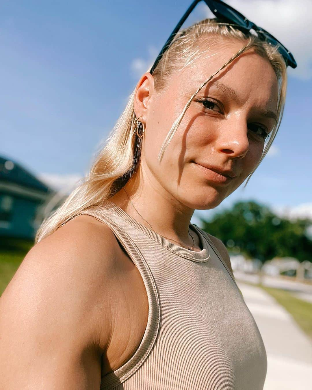 リーザ・マイヤーさんのインスタグラム写真 - (リーザ・マイヤーInstagram)「📍sunshine state  READY TO HUSTLE #trackandfield」4月25日 9時22分 - lisamxyzr