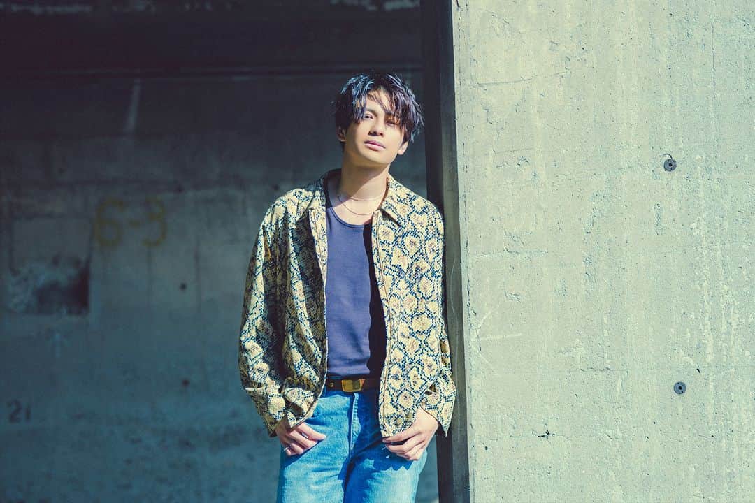 キャナルシティ博多のインスタグラム：「アーティストそして俳優として、日本だけでなく海外でも活躍中の森崎ウィンを迎えたスペシャルトーク＆ミニライブの開催が決定🎉🎊🎉 最新アルバム『BAGGAGE』制作秘話、初の全国ツアー『MORISAKI WIN JAPAN FLIGHT TOUR』への意気込み、また博多座でも上演の話題のミュージカル『SPY×FAMILY』ロイド・フォージャー役についてなど、彼の多彩な魅力に迫ります😉  【出演者名】MORISAKI WIN（森崎ウィン） 【開催日】2023年4月30日(日)14:00～  【開催場所】キャナルシティ博多　B1Fサンプラザステージ 【MC】愛智望美（FM FUKUOKAパーソナリティー）  ※詳細は公式HPをチェック✨  キャナル誕生祭が送るスペシャルな時間をお楽しみください！！🎵  #canalcityhakata #canalcity #キャナルシティ博多  #キャナル誕生祭 #FM FUKUOKA #MORISAKI WIN #GWイベント   #福岡旅行 #福岡観光 #博多旅行 #博多観光」