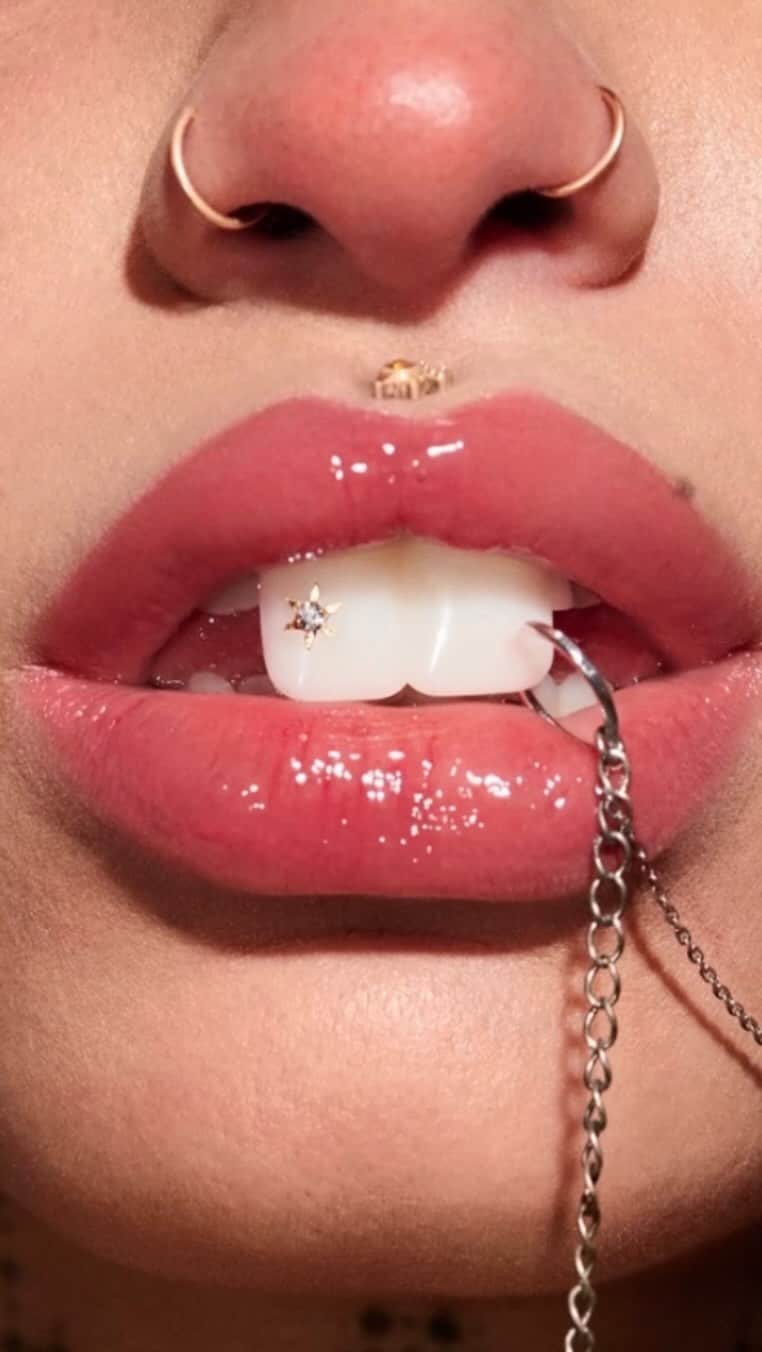 Kento Utsuboのインスタグラム：「👨‍🎨✨  🦷🦷tooth decoration day🦷🦷💖🌝  _ _ _ _ _  Please leave a like and comments below!!!❤️‍🔥 Any questions are welcome!!  歯をデコってから色々撮影しました！🌝🌱  皆さんの感想・コメントお待ちしてます🎶 質問もお気軽にどうぞ😆」