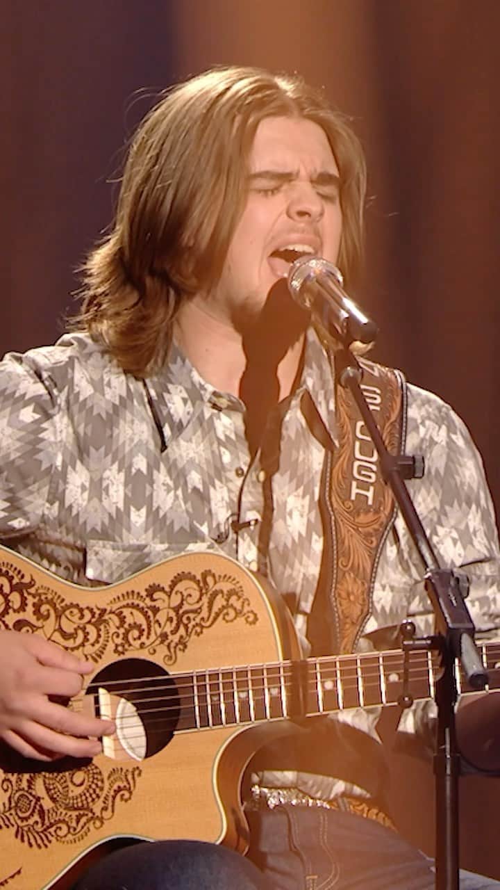 American Idolのインスタグラム：「What a twist for @colinstough! 🤠 Our country boy’s gonna keep dancing in the Top 12!」
