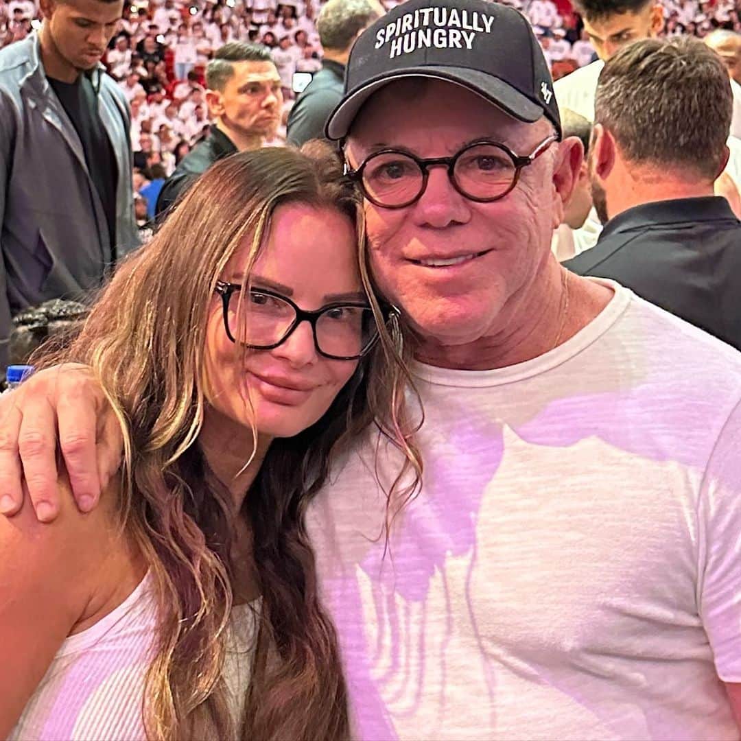 ガブリエル・アンウォーのインスタグラム：「Such a hard battle! @shareefmalnik」