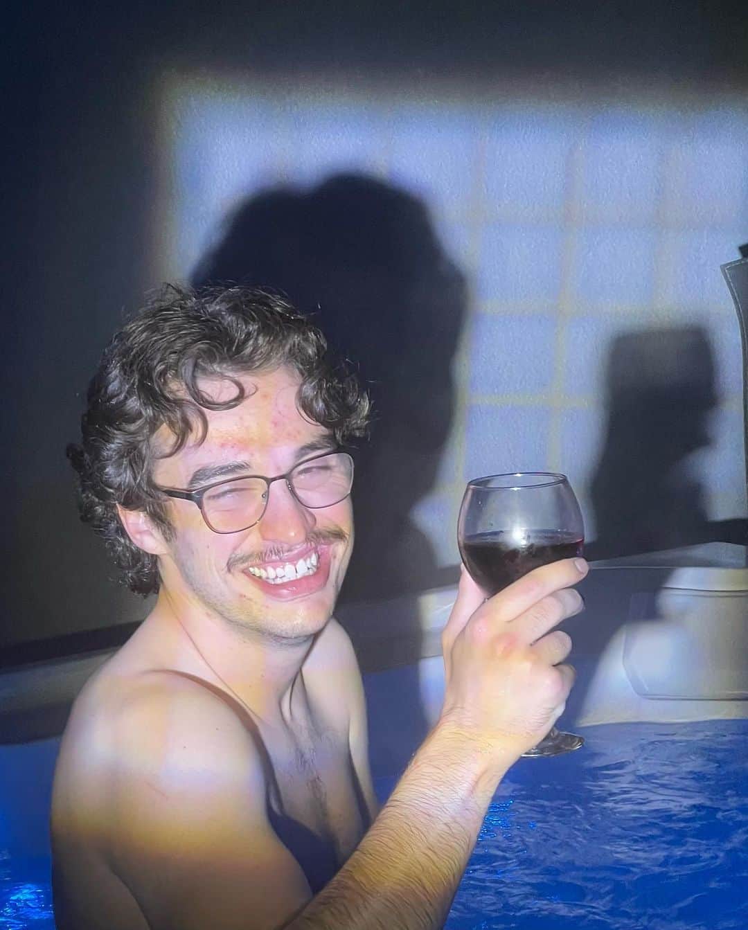 ジョーイ・ブラッグのインスタグラム：「In need of a good dump.」