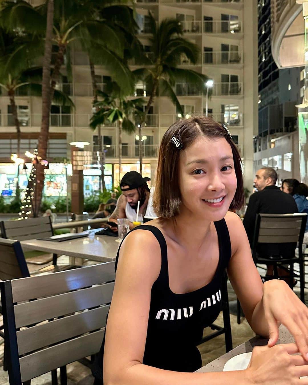 イ・シヨンさんのインスタグラム写真 - (イ・シヨンInstagram)「✨ 와이키키 A부터 Z까지 이날 20km는 넘게 걸었지💃🏻😎👣🍺」4月25日 10時44分 - leesiyoung38
