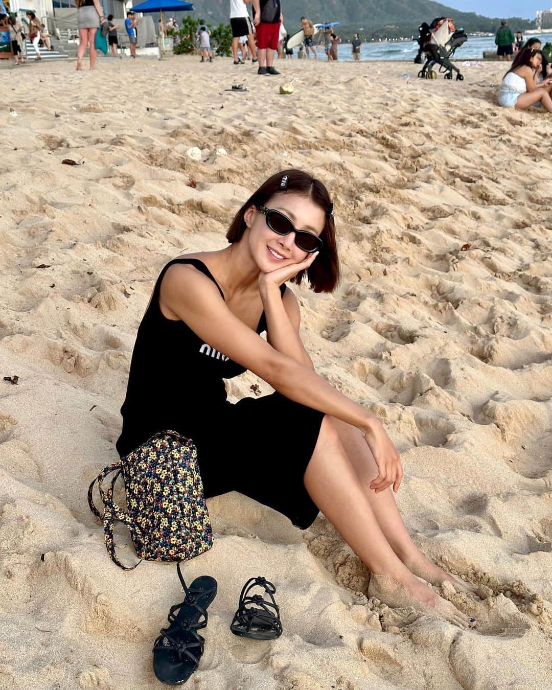 イ・シヨンさんのインスタグラム写真 - (イ・シヨンInstagram)「✨ 와이키키 A부터 Z까지 이날 20km는 넘게 걸었지💃🏻😎👣🍺」4月25日 10時44分 - leesiyoung38