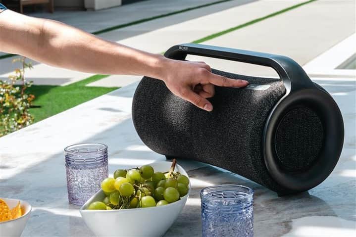 sonyさんのインスタグラム写真 - (sonyInstagram)「You know what would be perfect for your post Coachella blues? Listen to your new fav trio (you know who were talking about) on the XG500 Portable Wireless Speaker 🔈  #MySony #SonySpeaker  Check it out today」4月25日 10時50分 - sonyelectronics