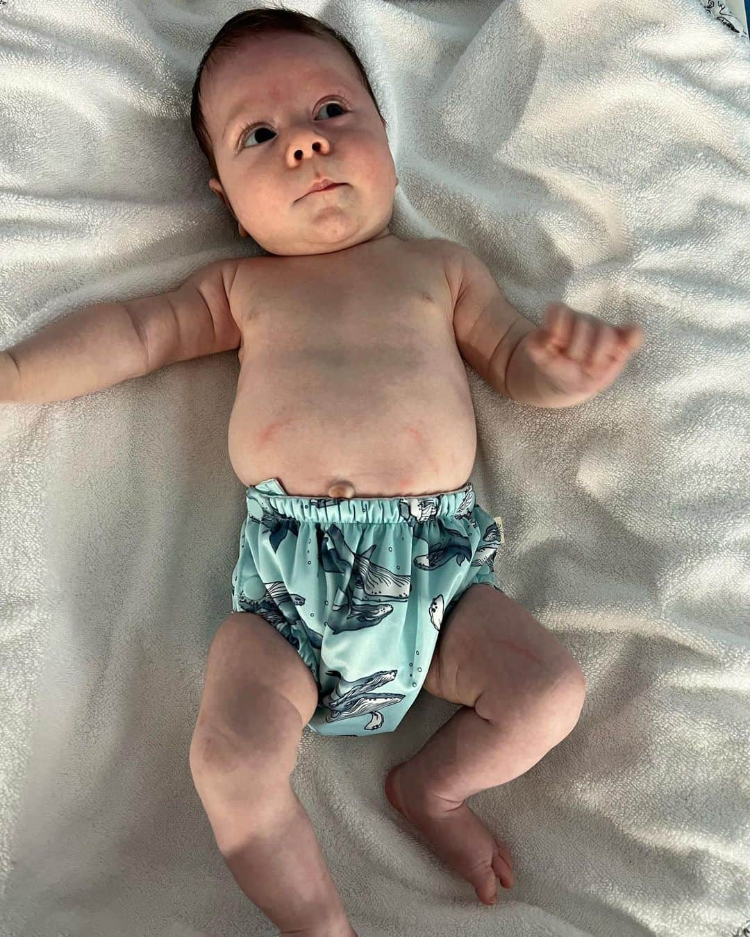 グラント・アーヴァインさんのインスタグラム写真 - (グラント・アーヴァインInstagram)「8 weeks with a miniature version of my husband」4月25日 10時57分 - grant_irvine