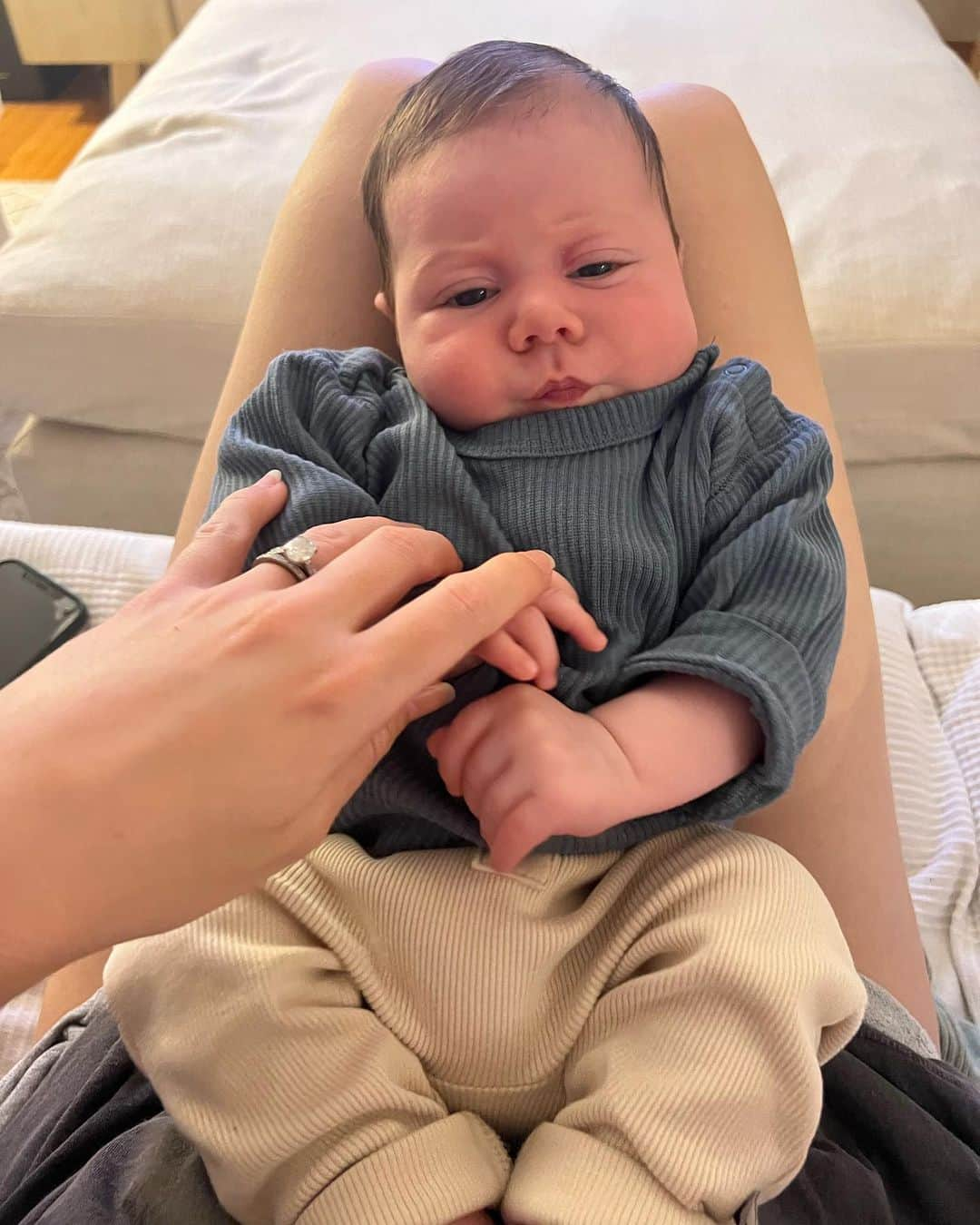 グラント・アーヴァインさんのインスタグラム写真 - (グラント・アーヴァインInstagram)「8 weeks with a miniature version of my husband」4月25日 10時57分 - grant_irvine