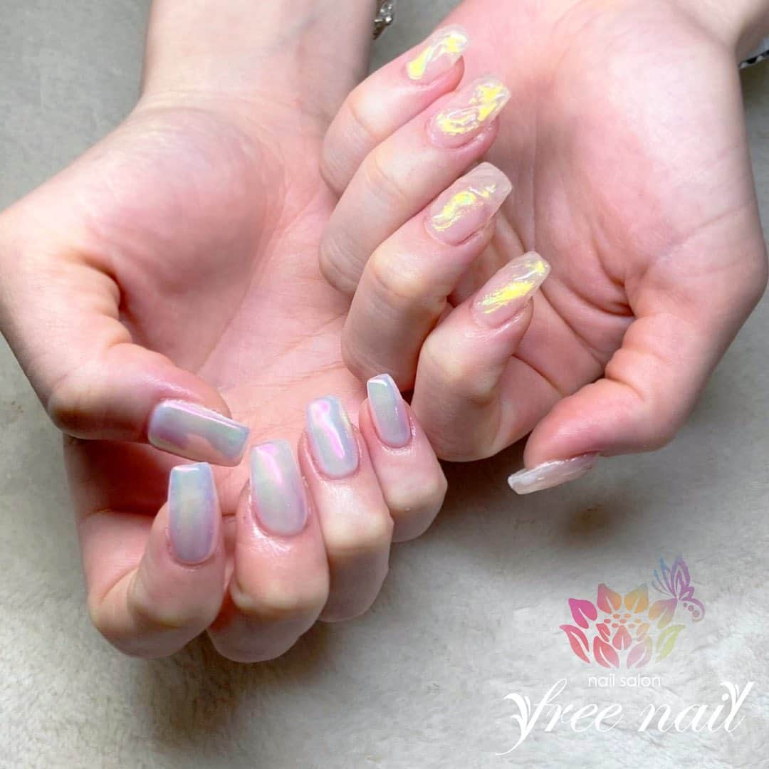 free nail フリーネイルのインスタグラム：「. お客様ネイル💅🏻🪷 . アシメネイル🦄🫧 . きれいめユニコーンカラー🦄🫧 . ご来店ありがとうございました🙇🏻‍♀️🙇🏻‍♀️🙇🏻‍♀️💗 . #ネイルアート #ジェルネイル #ネイルサロン #大阪ネイルサロン #ネイルデザイン #ネイルチェンジ #アシメネイル #アシンメトリーネイル #ユニコーンネイル #オーロラネイル #立体ネイル #ワンホンネイル #デザインネイル #トレンドネイル #きれいめネイル #大人ネイル #春ネイル #springnails #nailsart #nailsdid #美甲 #日式美甲 #日式美甲胶 #日本美甲师 #日本美甲老师 #美甲上课 #日本胶 #フリーネイル #freenail」