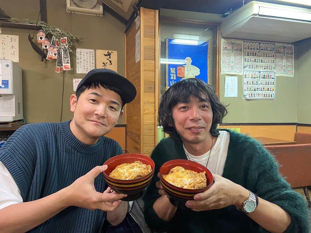 ノブ さんのインスタグラム写真 - (ノブ Instagram)「藪そばのかつ丼。 福岡住みたい。 #銀杏BOYZみたいな後輩 #グッドウォーキング上田」4月25日 11時25分 - noboomanzaishi