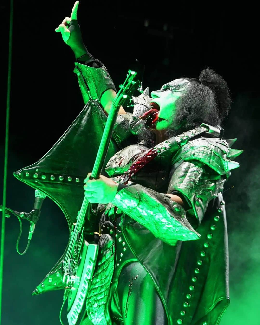 KISSのインスタグラム：「God Of Thunder! Gene Simmons  #SaoPaulo #Brazil #EndOfTheRoadTour  Photo: Keith Leroux」