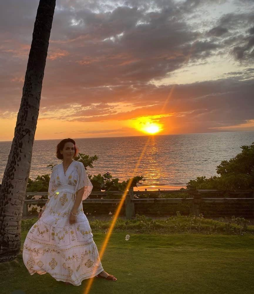 ヘイルボブのインスタグラム：「Thank to the sublime @camillabelle ✨She is wearing our Neylan  Embroidered maxi dress ☀️pure magic 🪄」