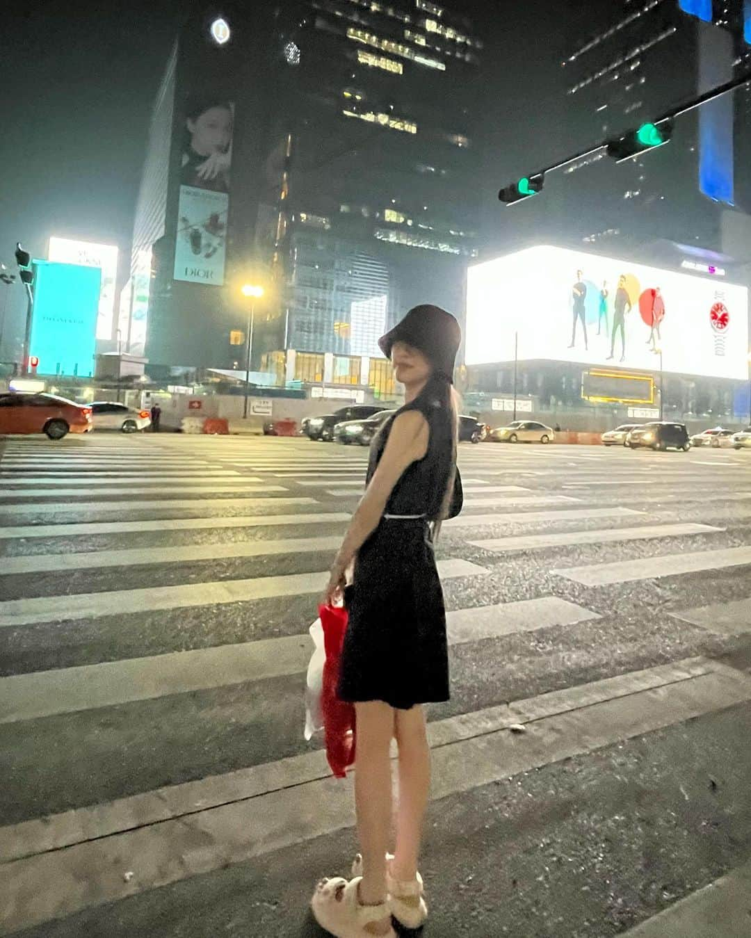 堀未央奈さんのインスタグラム写真 - (堀未央奈Instagram)「🩶」4月25日 11時35分 - horimiona_official