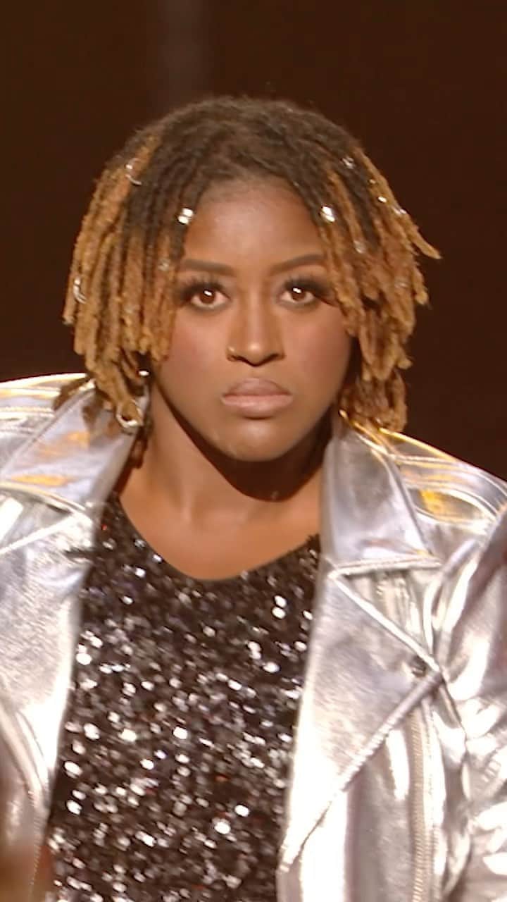 American Idolのインスタグラム：「SAVED by the judges! Welcome to the new age of LOVE! 💛 @iamlucylove is in the Top 12!」