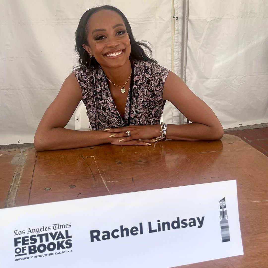 レイチェル・リンゼイのインスタグラム：「I answered all the important  (…and really tough questions) about my writing process with @latimes at this years @latimesfob! Swipe to see my responses & link to the full video in stories!   It was an honor to speak at the festival alongside amazing fellow female authors!   💕Real Love available now 💕」