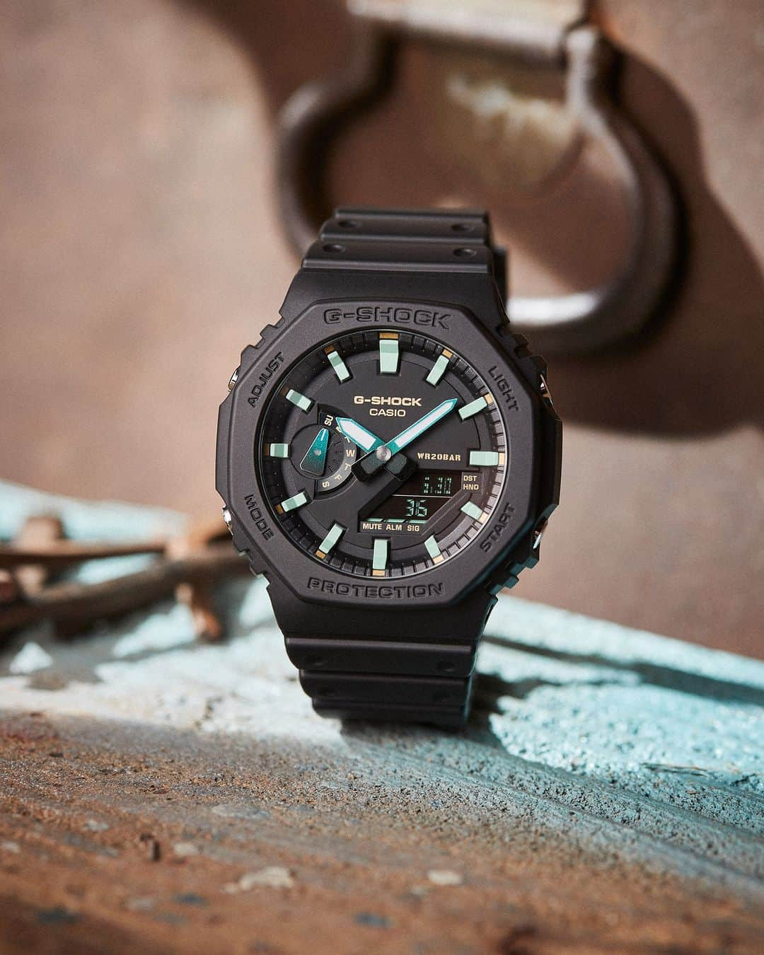 G-SHOCKさんのインスタグラム写真 - (G-SHOCKInstagram)「TEAL AND BROWN COLOR  Newカラーシリーズ「TEAL AND BROWN COLOR」から、定番人気のオクタゴンケースGA-2100RCをご紹介。  Here is the popular octagon case GA-2100RC from the new color series "TEAL AND BROWN COLOR".  GA-2100RC-1AJF  #g_shock #ga2100 #tealandbrowncolor #fashion #watchoftheday」4月25日 12時00分 - gshock_jp