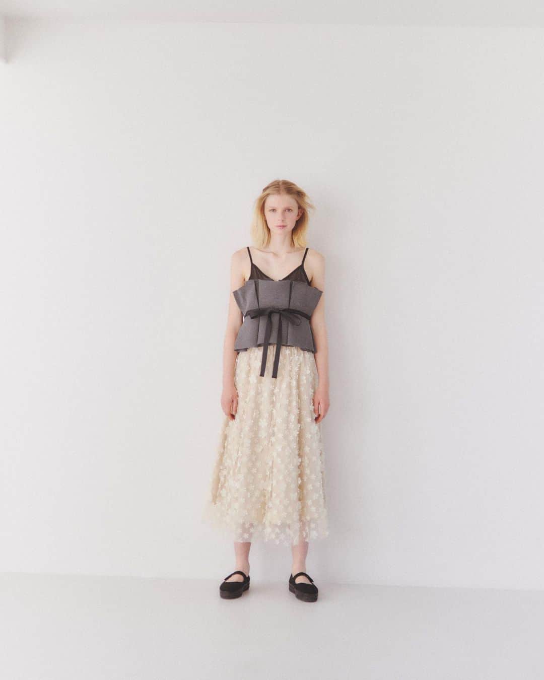 カロリナグレイサーバイシェリールのインスタグラム：「CAROLINA GLASER 2023 SPRING & SUMMER COLLECTION  #carolinaglaser #beams#springsummerfashion #springsummer2023   #カロリナグレイサー #ビームス #大人可愛い」