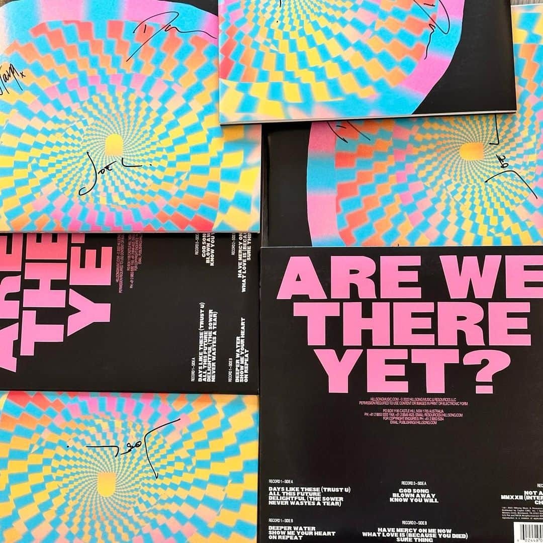 ユナイテッドさんのインスタグラム写真 - (ユナイテッドInstagram)「How good’s a GIVEAWAY?! Enter now using the link on our stories for a chance to win a t shirt and a signed ‘Are We There Yet?’ vinyl 💿🙌  (US ONLY 🇺🇸)」4月25日 12時03分 - hillsongunited