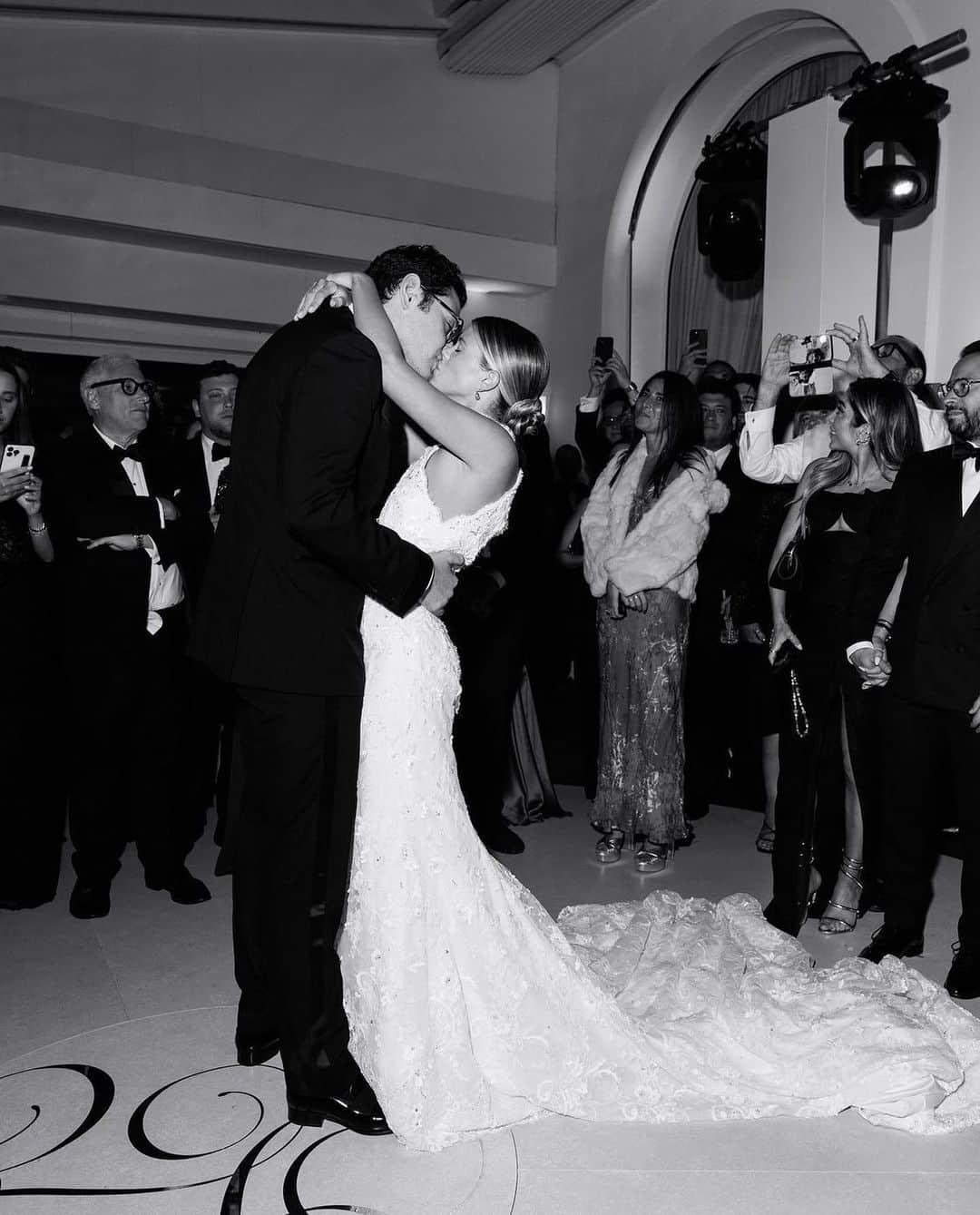 ジョエル・マッデンのインスタグラム：「Love you both with all my heart❤️」