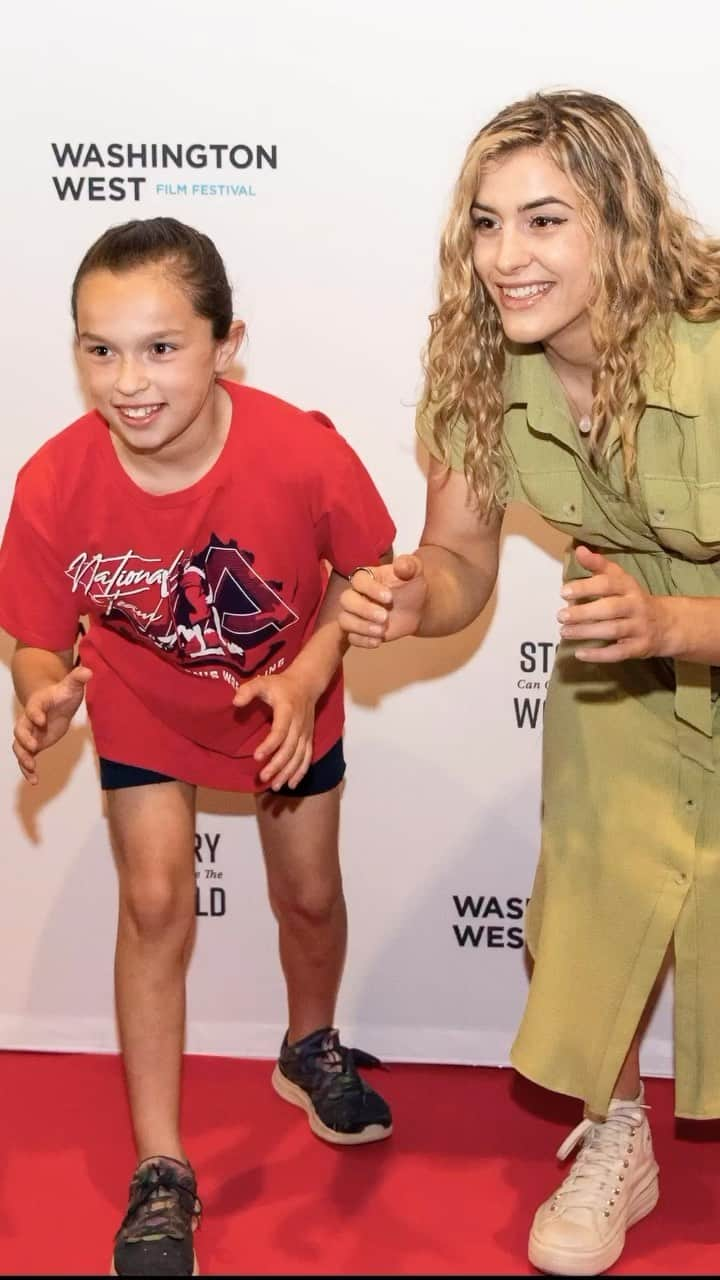 ヘレン・マロウリスのインスタグラム：「Had an fantastic time at the Washington West Film Festival. Loved being so close to my hometown ❤️ amazing people and conversations, thank you everyone who helped put this together. #Repost from @wwfilmfest • Thursday night was a blast and we loved celebrating with you! 💛  #filmfestival #usawrestling #usatoday #10best #filmmaker #fairfax #tysons #filmfest」