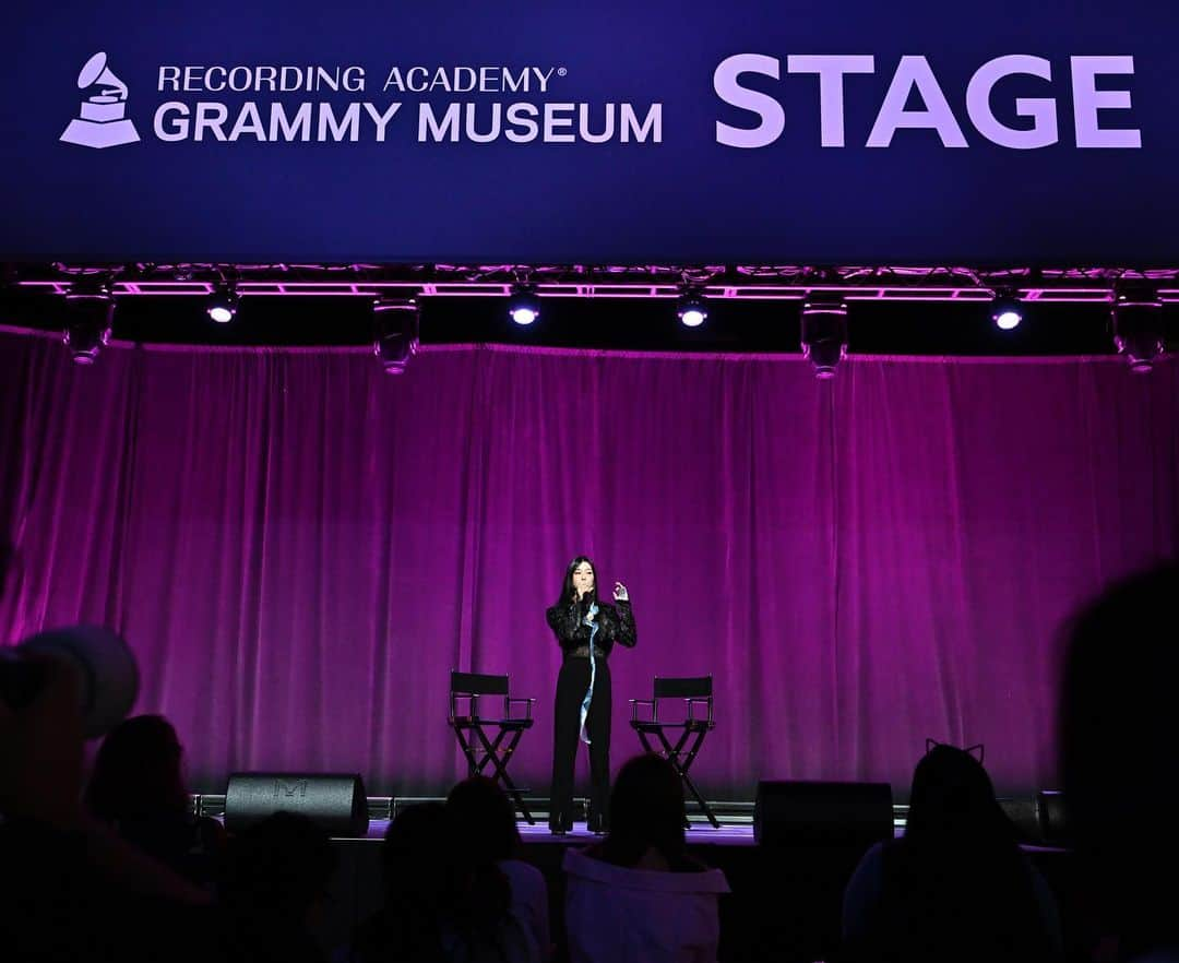 Emily Meiさんのインスタグラム写真 - (Emily MeiInstagram)「Thank you to everyone who came to see our program with @grammymuseum at @webridgeexpo and supported the artists!! I had such a good time, thank you guys for coming to say hi to me after too 🥹 Excited for what’s to come, thank you for this amazing opportunity 💜」4月25日 12時20分 - emily.ghoul