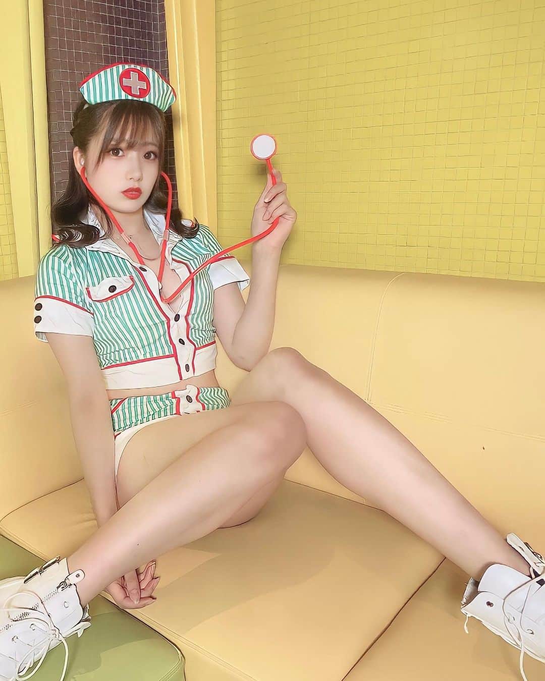 ゆいののインスタグラム：「⁡ 今日はナースイベント🏥♡ ⁡ あ〜、アルコールを飲みたい音がしますねぇ🤤💕 ⁡ ✼••┈┈••✼••┈┈••✼••┈┈••✼••┈┈••✼ ⁡ 👠Show time 1部 ▷▶︎ 18:30open 19:00start 2部▷▶︎ 20:40open 21:15start 3部▷▶ 22:50open 23:30start ⁡ 下記リンクから 日付選択して予約出来ます🙆‍♀️ 💫https://ts.burlesque-tokyo.com/booking/ ⁡ 当日で記載が無くても 電話すると入れるかもです❣️ 📞 052-228-4141 ⁡ 最寄りは地下鉄栄駅1番出口 1番出口から体感徒歩1分🚶‍♀️ 🔎🌎〒460-0003 名古屋市中区錦3丁目18-12  Minex88ビル 8F バーレスクTS ⁡ ✼••┈┈••✼••┈┈••✼••┈┈••✼••┈┈••✼ ⁡ ⁡ #burlesque #burlesqueTS #burlesquetokyo #バーレスク東京名古屋店 #バーレスクTS #バーレスク東京 #バーレスク #バーレスクtsゆいの #誰かの夢になって生きていく #エンタメ活動を止めない #ショーガール #ショークラブ #showgirl #showclub #showtime #showpub #nightclub #名古屋新名所#名古屋観光#love名古屋 #名古屋旅行#名古屋インスタ映え #錦3 #ナース #アメリカンダイナー  #セクシーナース #nursecosplay  #sexynurse💉」