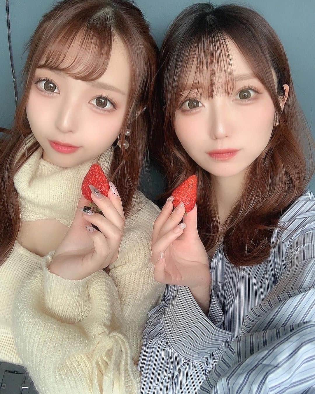 のインスタグラム：「この前行った、堀江ブルー　@horie_bleu のお花見アフタヌーンティー付ランチコース🫖♡ ・ ボリューム満点なコースで、アフタヌーンティーは苺の3種食べ比べもできて苺好きな私にとっては最高すぎた🥺🍓 ・ 中国茶も飲み放題で、小籠包もお粥もいろんな薬味で味変できて美味しかったなぁ🐶🍽 ・ 次はディナーでも行ってみたい🍷♡ ・ 📍住所 : 西区南堀江1-5-26キャナルテラス堀江東棟2F ・ ・ #堀江ブルー　#堀江ランチ　#大阪ランチ　#アフタヌーンティー　#苺食べ比べ　#グルメ女子　#大阪グルメ　#食べ歩き　#飲み歩き　#ビール女子　#サロンモデル　#撮影モデル」