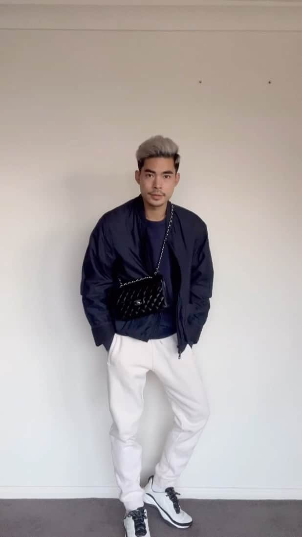 Christoffer Chengのインスタグラム：「Casual outfit for an evening out 💙 Sweatshirt: @maisonkitsune  Jacket: @jilsander  Sweatpants: @adidas  Bag: @chanelofficial  Fragrance: @louisvuitton California Dream  Sneakers: @chanelofficial」