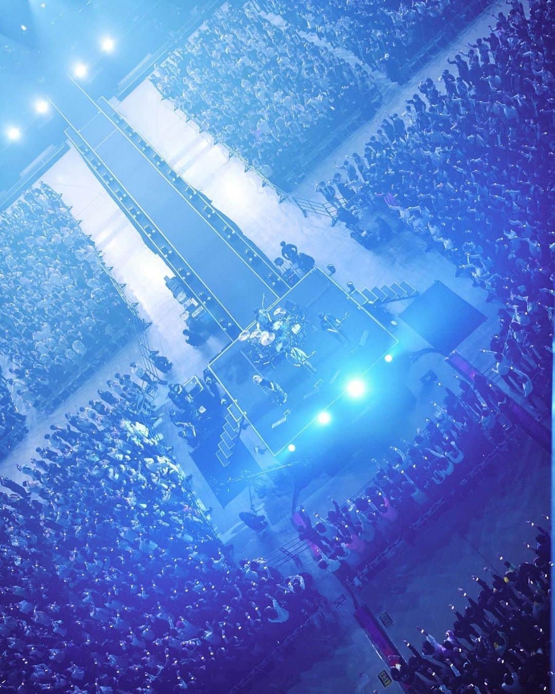 BUMP OF CHICKENのインスタグラム：「2023/4/1 BUMP OF CHICKEN TOUR 2023 be there @ Big Hat  Photo by @yoshiharuota  #bethere」