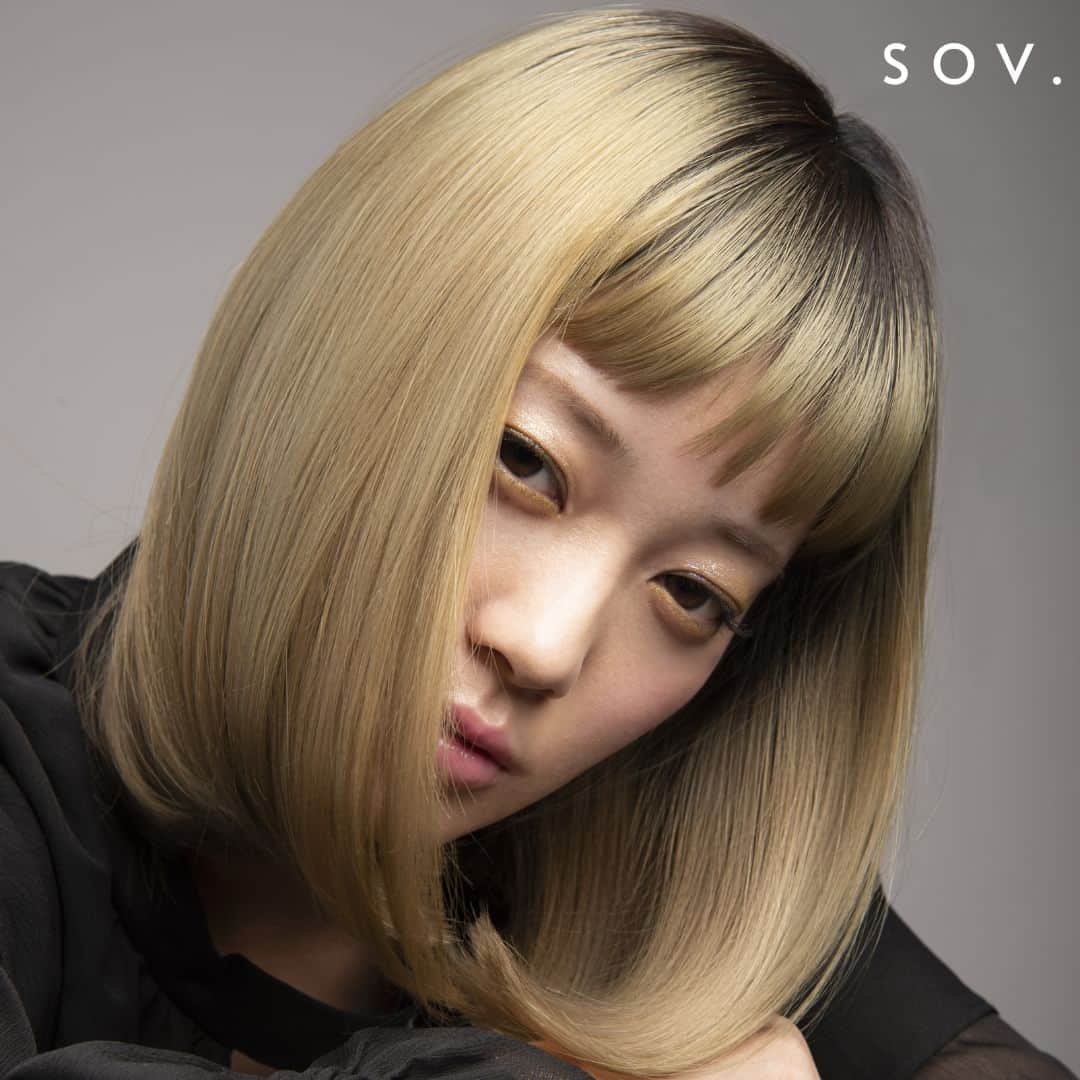 フォードヘア化粧品のインスタグラム：「ダメージ・髪質・髪色を問わず、なめらからな指通りと艶髪へ   ニューアイテム New system perm product 【SOV.】  2023.6.1 Debut  hair design_Toshimitsu Kuroki [CHARLES DESSIN] @charlesdessin_kuroki   #mianbeauty #ミアンビューティー #SOV #ソヴ #パーマ #perm #파마 #烫发 #パーマスタイル  #縮毛矯正 #髪質改善 #酸性ストレート #髪質改善ストレート #ストレートパーマ #くせ毛 #新製品 #ニューアイテム」