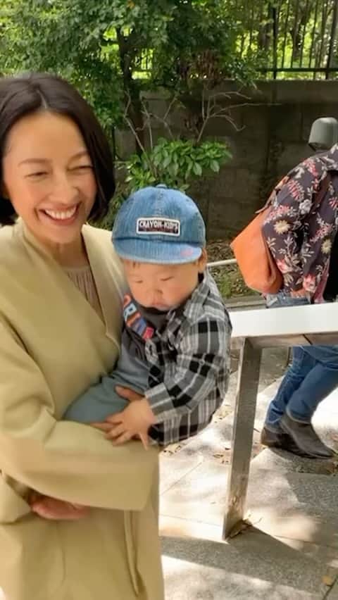羽田美智子のインスタグラム：「可愛い赤ちゃんを抱っこさせてもらって、、  癒されました〜❣️」