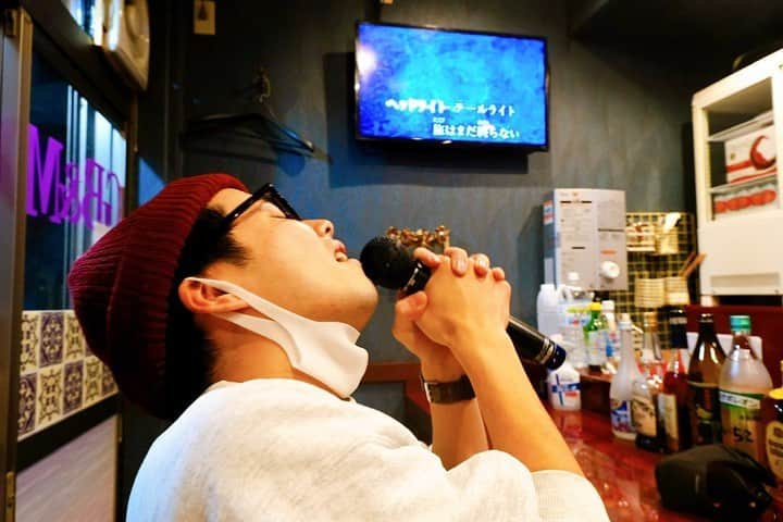 ケツさんのインスタグラム写真 - (ケツInstagram)「千日前  #BAR #カラオケ #笠谷 #新山 #真べぇ #みんな男前 #新山もうええで #xt30ii #無断転載禁止」4月25日 14時03分 - ketsu_shachou