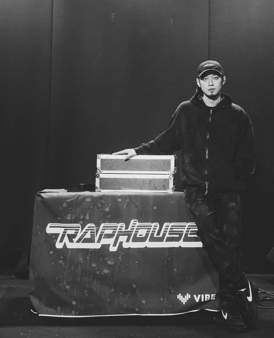 thequiettさんのインスタグラム写真 - (thequiettInstagram)「🏠 rap house baby」4月25日 14時04分 - thequiett