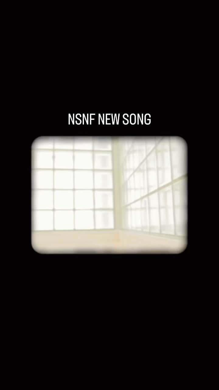 明希 のインスタグラム：「今回のイメージ曲🤟 YouTubeでも公開中！この雰囲気を楽しんでね🤟 AGとBASSのシンプルな楽曲でNSNFのイメージをより深く表現したテイストにしてみました！是非ご覧ください😘  https://youtu.be/M2GWIBBxCDk  #sid #nsnf #明希」