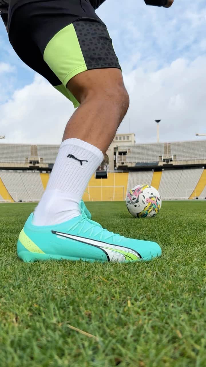 のインスタグラム：「Simply the best therapy ⚽️🖤」