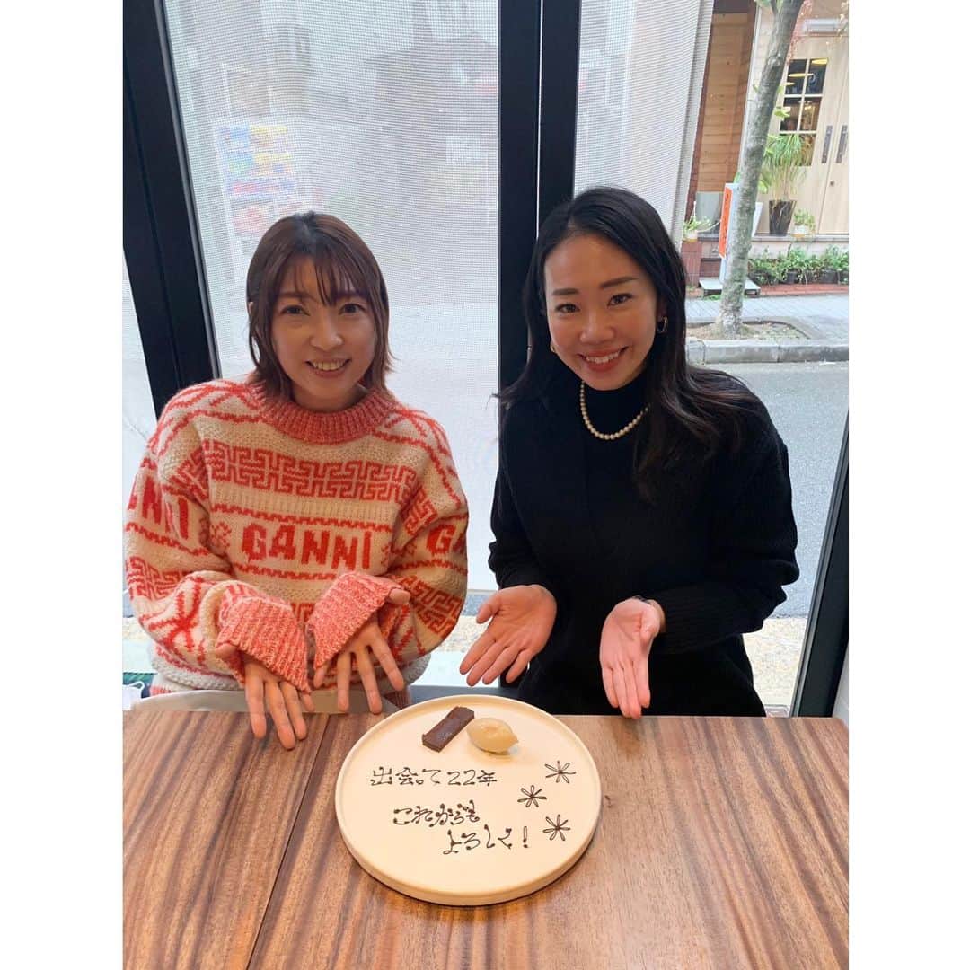 中津悠希のインスタグラム：「だいぶ前後しちゃうけど、父が亡くなった後に麻衣がサプライズで励ましてくれた日😳🥰 出会ってこんなに経つのもびっくりやけど🫢笑 どれも本当に美味しかった🍽✨本当にありがとう💕 お友達は本当に大切でありがたい存在です💐 #surprise #thankyou #friends #lunch #kobe #craft」