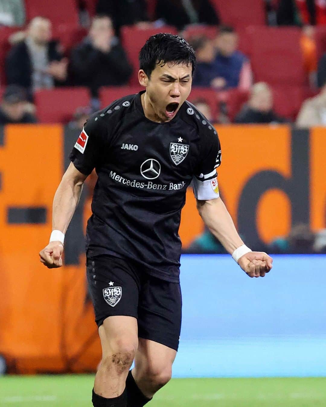 VfBシュトゥットガルトのインスタグラム：「Drin ‼ Egal wie! 💪 #Legendo  _ #VfB #FCAVfB 1:1 #vfbstuttgart #vfbstuttgart1893 #auscannstatt #furchtlosundtreu #VfBInsta」
