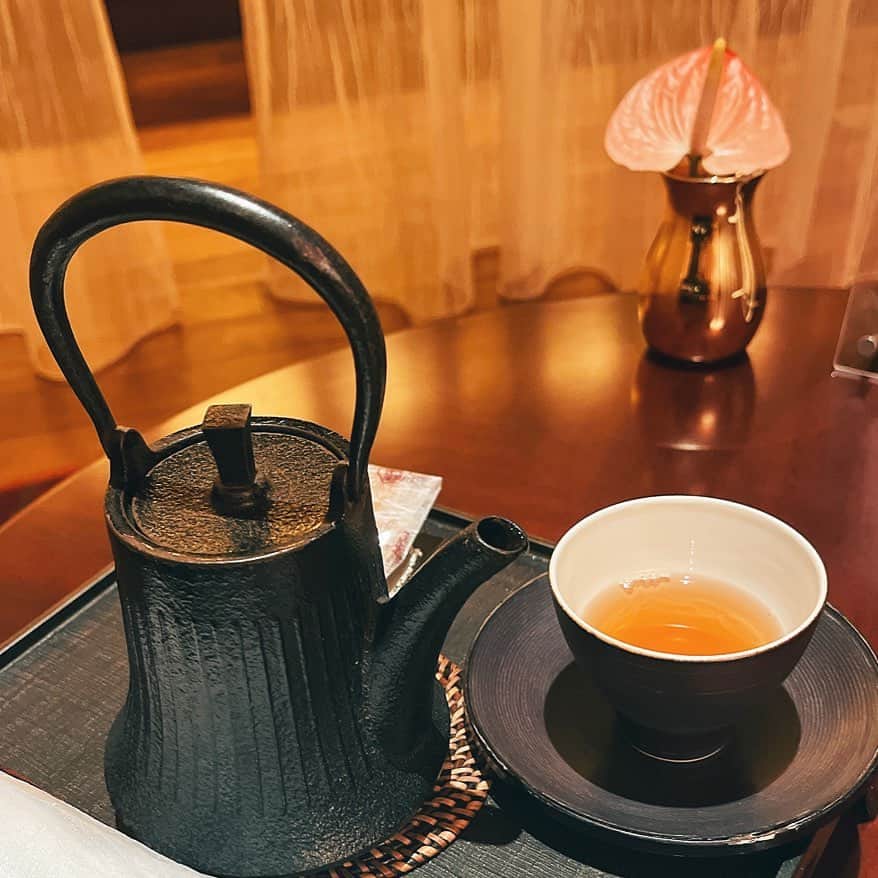 広瀬未花のインスタグラム：「It's time to let go.  🍵❤︎」