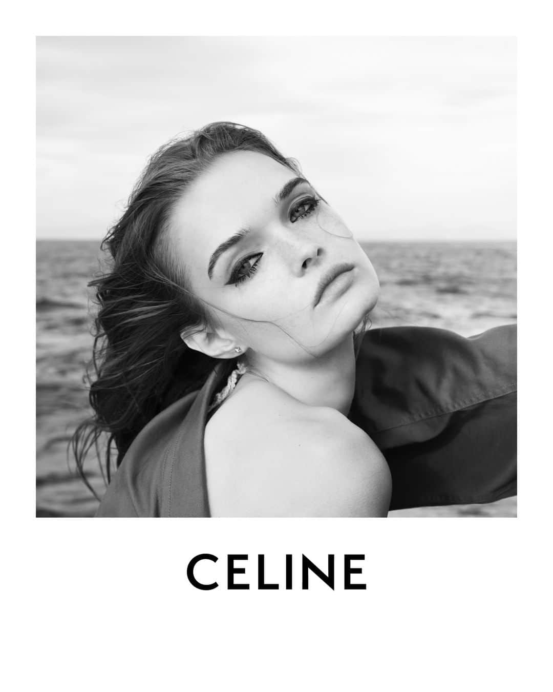 Celineさんのインスタグラム写真 - (CelineInstagram)「CELINE 16 LA COLLECTION DE SAINT-TROPEZ  WOMEN SUMMER 2023  COLLECTION AVAILABLE IN STORES AND ON CELINE.COM ON APRIL 14TH  LULU @HEDISLIMANE PHOTOGRAPHY SAINT-TROPEZ OCTOBER 2022  #CELINEBYHEDISLIMANE」4月26日 3時00分 - celine