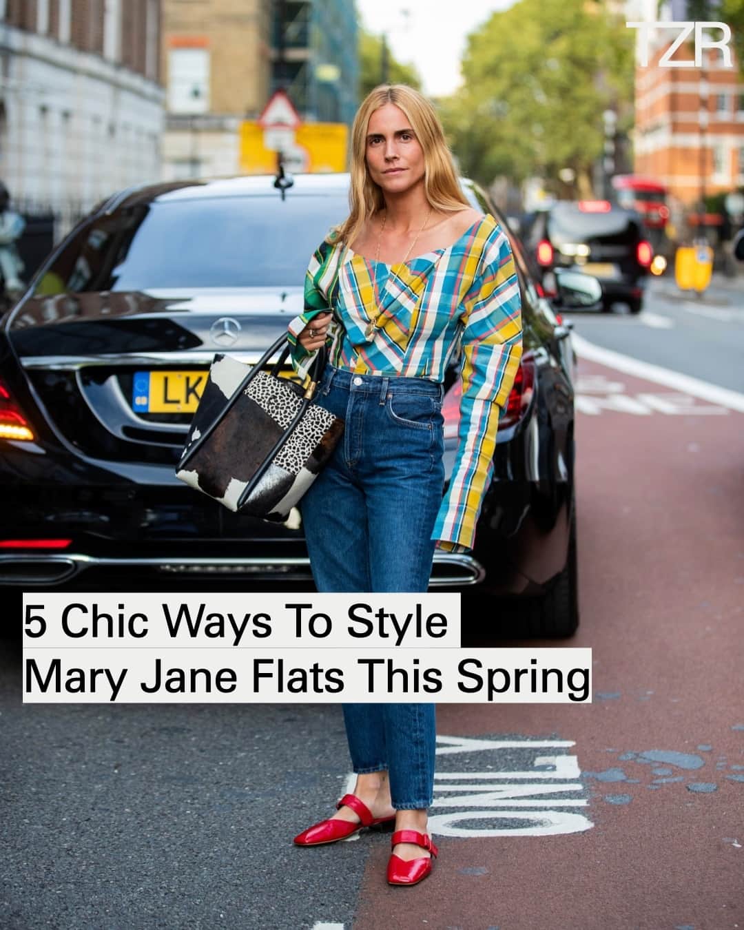 The Zoe Reportさんのインスタグラム写真 - (The Zoe ReportInstagram)「This nostalgic classic footwear is making a major comeback in spring 2023. At the link in our bio, style experts share how to pull off Mary Jane flats. ⁠ ⁠ 📷: Getty」4月26日 1時44分 - thezoereport
