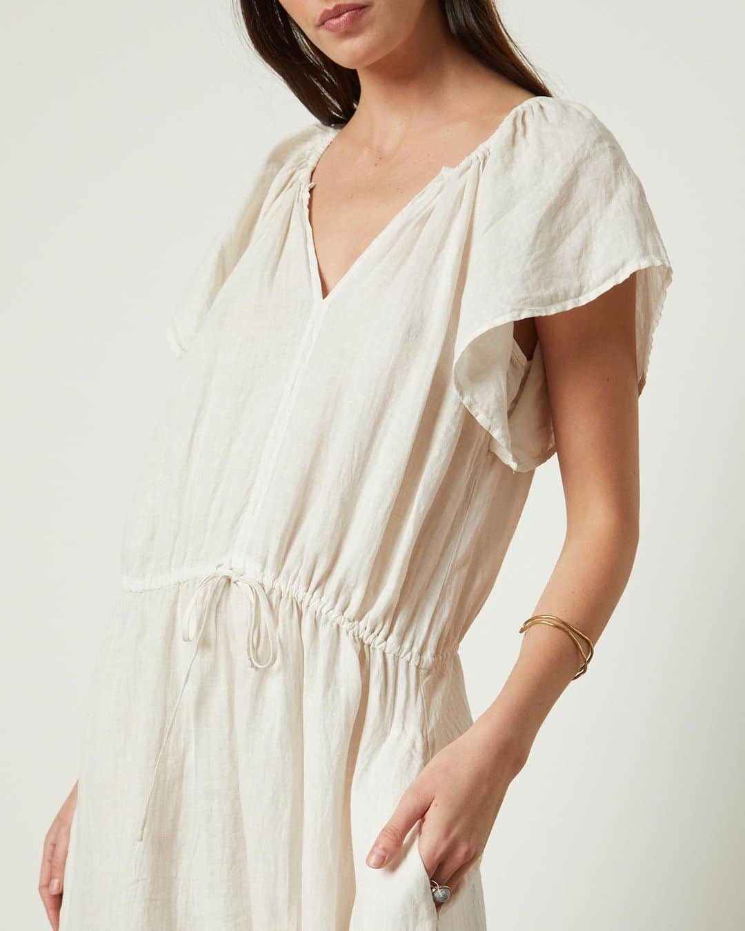 のインスタグラム：「Flowy silhouettes in fine fabrics」