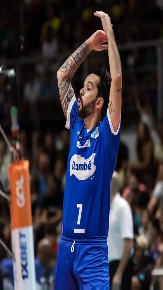 ウィリアム・アルジョナのインスタグラム：「#TheLastDance: final da Superliga 1XBET Masculina! 💙🥰  O nosso capitão William 'El Mago' está pronto pra finalíssima com o Itambé Minas. E você, minasfã, também tá pronto? É neste domingo, às 10h, em São José dos Campos (SP). Bora pra batalha 💪🏻  #VaiMinas #ItambéMinas #ParedãoAzul #Volleyball #MinasTênisClube」