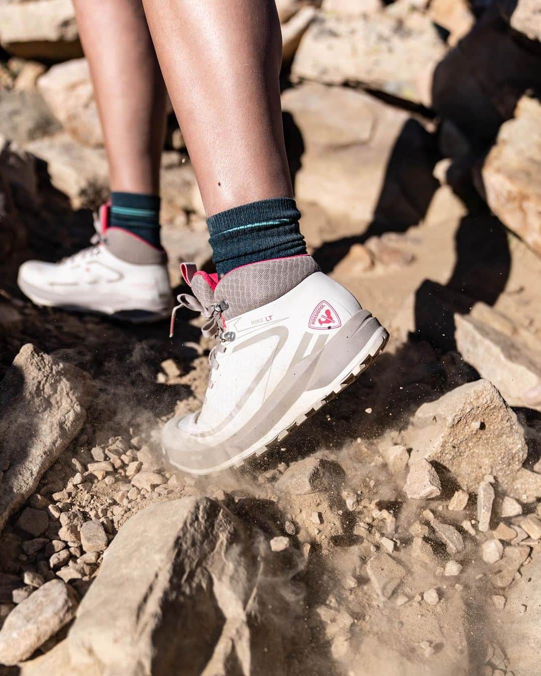 ロシニョールのインスタグラム：「Ready to hit the trails!   Enhanced foot comfort, optimum support, ankle protection, all-terrain grip: the new SKPR lightweight hiking shoes are the perfect companion for your next adventure.  #Anotherbestday #hiking  📸 @_cammcleod_」