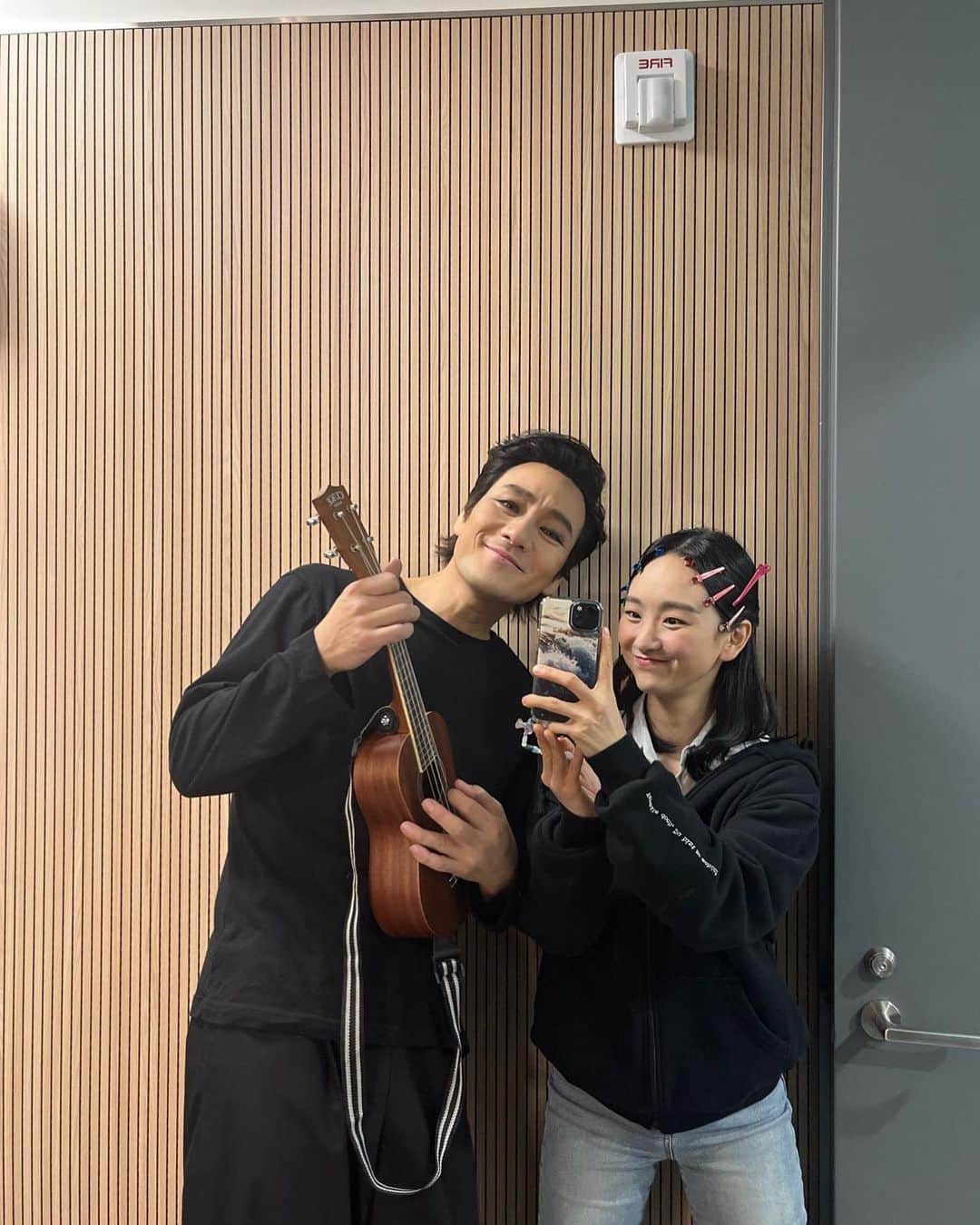 ウォン・ジナのインスタグラム：「존경합니다! 형님 쵝오👍🏻👍🏻👍🏻」