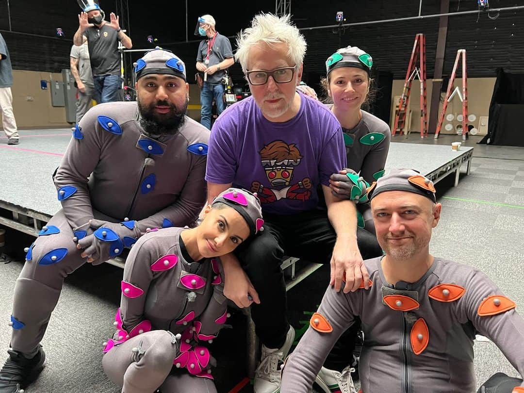のインスタグラム：「This is the very first day of shooting #GotGVol3. The VFX process for Young Rocket, Floor, Lylla, and Teefs was so intense we had to shoot all of the motion capture & camera capture first because it would take so long to finish. It was a painstaking process, but this cast was extraordinary & the editors & I knew we had something magical before we ever animated a frame. @asimc @thejudgegunn @mikaela @lindacardellini」