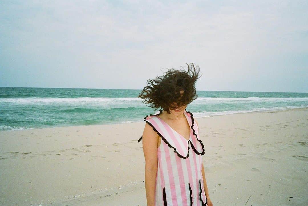 レイチェル アントノフのインスタグラム：「🌊🌊🌊」