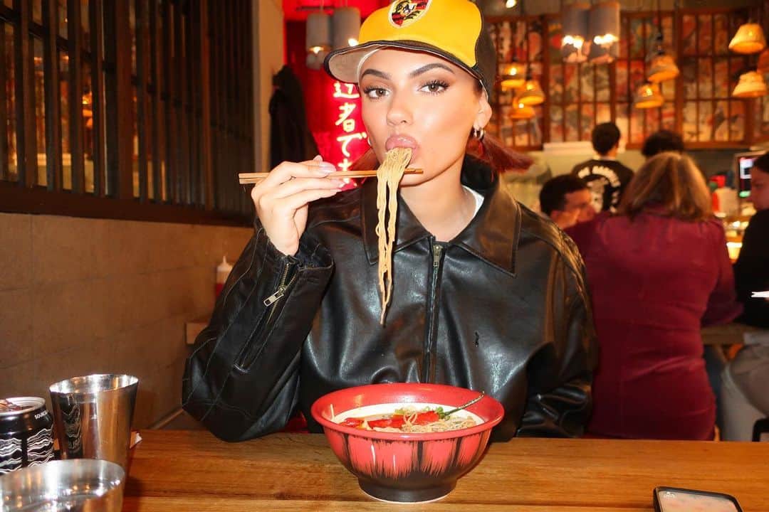 ケルシーのインスタグラム：「i be eating my spinach」