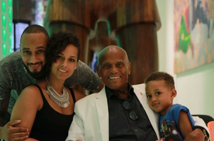 スウィズ・ビーツのインスタグラム：「Our family will miss you very much King🙏🏽 You did it Big on this earth🙏🏽 Blessings and love to entire Belafonte family 🤲🏾🕊️🕊️」