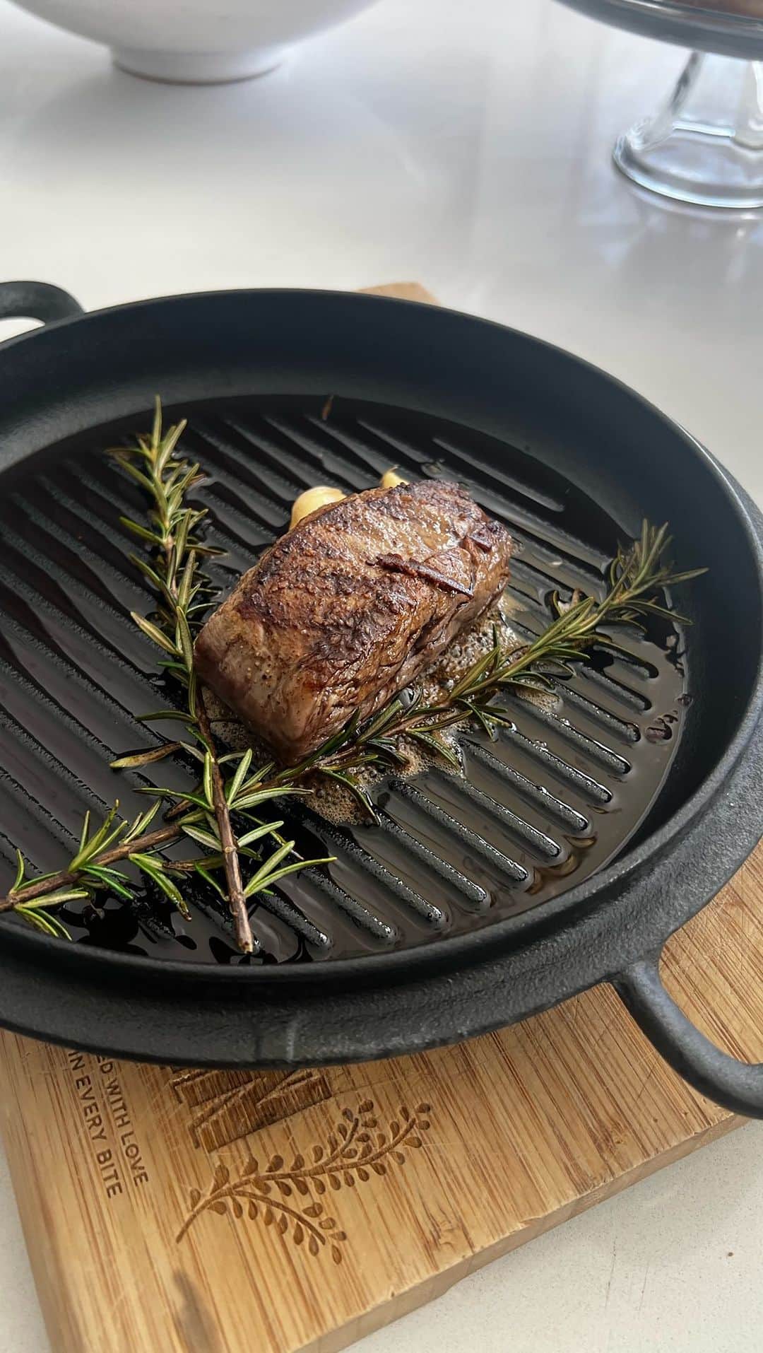 エヴァ・ロンゴリアさんのインスタグラム動画 (エヴァ・ロンゴリアInstagram)「This risacookware grill