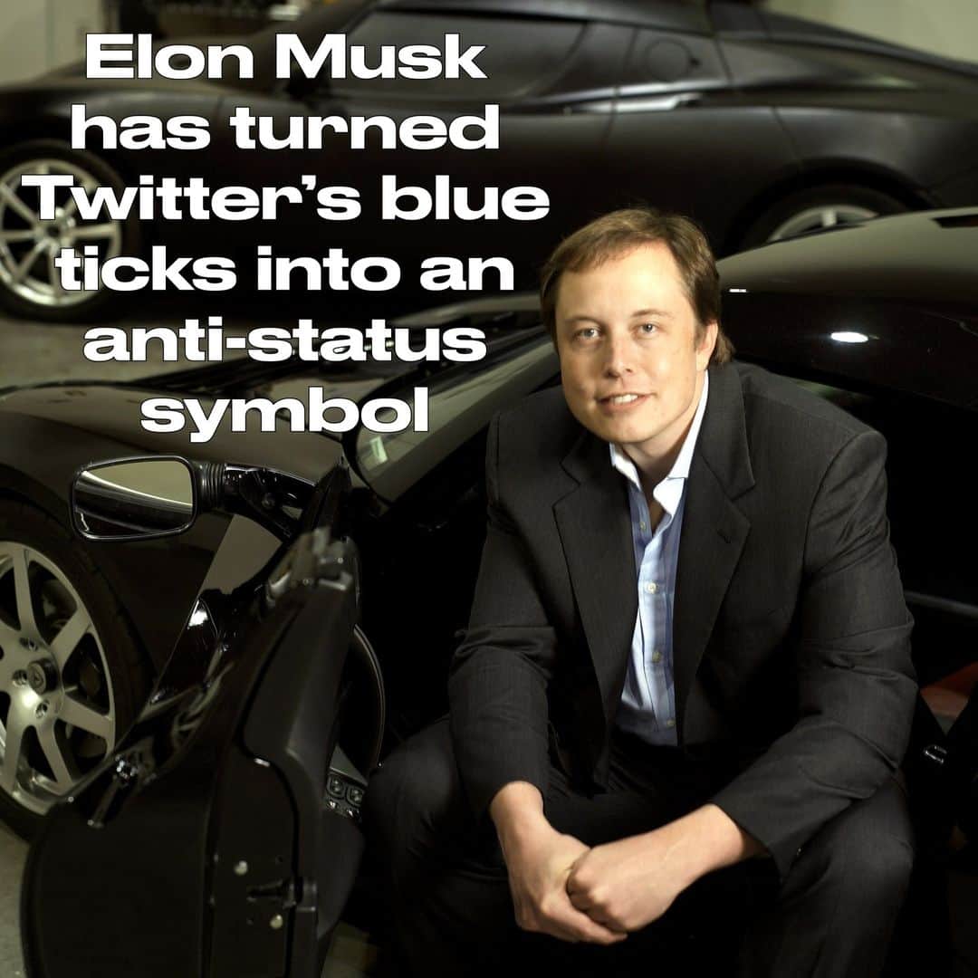 Dazed Magazineさんのインスタグラム写真 - (Dazed MagazineInstagram)「Last week, #Elon declared that he was officially putting an end to the “lords and peasants system” of Twitter verification, and on Thursday he initiated the promised revolution, severing blue ticks from accounts across the platform. (Accounts that aren’t subscribed to his paid verification service, Twitter Blue, that is.)⁠ ⁠ Unsurprisingly, the move was met with widespread backlash from formerly verified users, though others rejoiced that they’d been “freed” from the shackles of minor internet celebrity.⁠ ⁠ Needless to say, the change also gave rise to a wave of parody accounts and impersonations that are basically indistinguishable from real celebrities and organisations (and we all know how much Elon hates a parody account). More importantly, though, it exposed at a glance whose blue tick was actually “earned” and who pays for the “privilege”, naming and shaming the people who believe their rambling into the void is worth $8 to amplify.⁠ ⁠ To add to the chaos, some celebrities revealed that they’d mysteriously been added to the list of verified users in the immediate aftermath of the blue tick cull, despite not subscribing to Twitter Blue. ⁠ ⁠ “My Twitter account says I’ve subscribed to Twitter Blue,” tweeted author Stephen King on April 20. “I haven’t.” How did this happen? Well, he was one of three people whose blue tick was inexplicably paid for by Musk himself, alongside LeBron James and William Shatner. In response to King’s denial of his blue tick, Elon simply replied: “You’re welcome namaste.”⁠ ⁠ The question is, Elon: who asked? Definitely not Stephen King. “I think Mr. Musk should give my blue check to charity,” the author responded, recommending a foundation that provides lifesaving services in Ukraine.⁠ ⁠ Read more through the link in our bio 🔗⁠ ⁠ 📷 Joanne Ho-Young Lee/MediaNews Group/The Mercury News via Getty Images⁠ ✍️ @t.s.waite」4月26日 2時25分 - dazed
